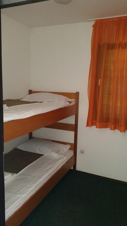Bungalows Jurjevac Stari Grad  Rum bild