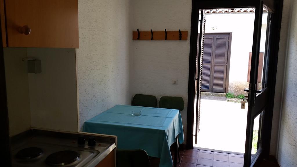 Bungalows Jurjevac Stari Grad  Rum bild