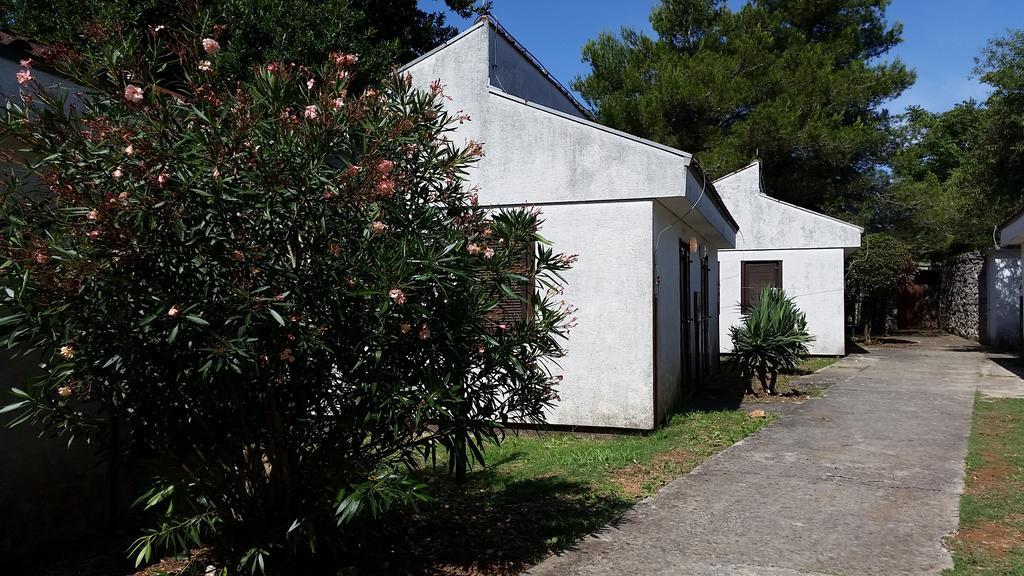 Bungalows Jurjevac Stari Grad  Rum bild